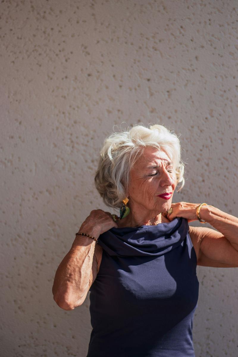 Short, natural silver-white hair
